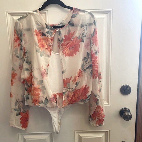 🎄2 / $27. 🎄FLORAL Chiffon/Cami bodysuit NWT - Picture 2 of 9